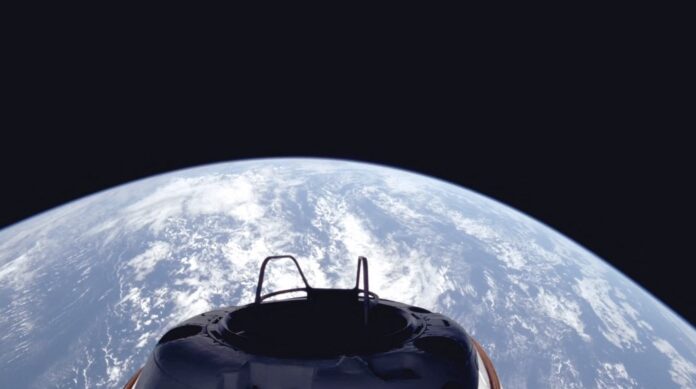 spacex-bate-recorde-da-nasa-e-atinge-maior-orbita-ao-redor-da-terra