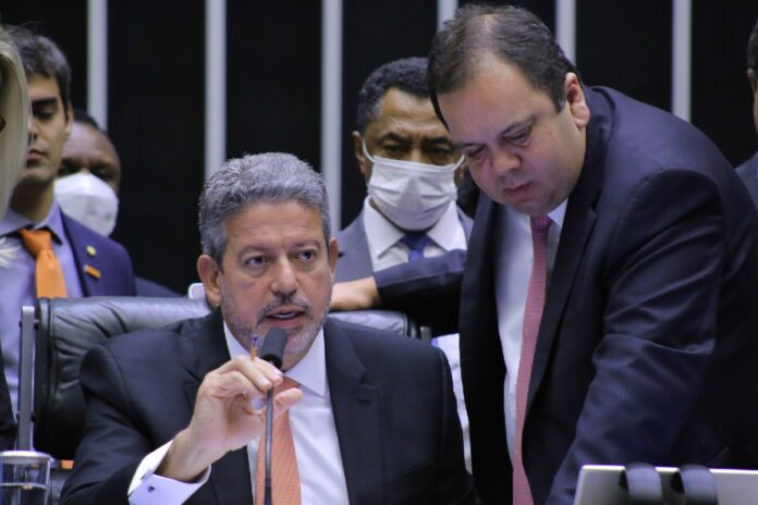elmar-anuncia-que-mantem-candidatura-a-presidencia-da-camara