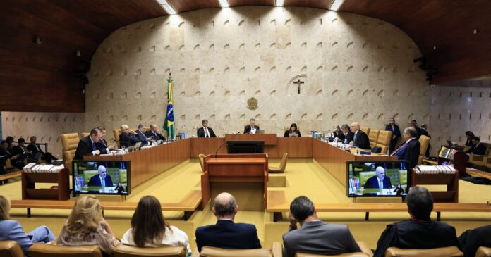 stf-decide-que-condenado-deve-ser-preso-imediatamente-apos-juri-popular