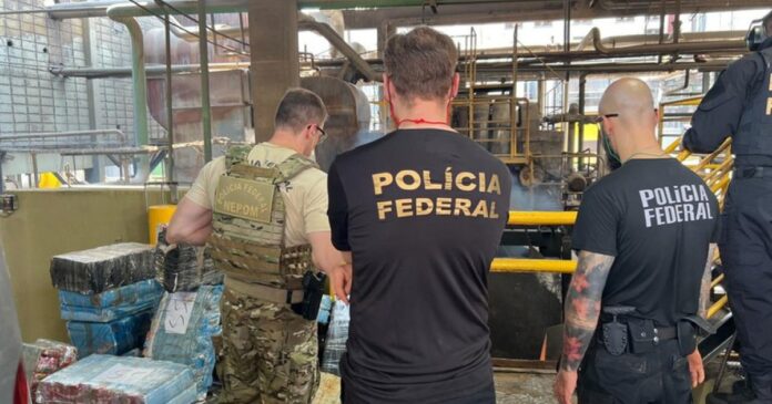 policia-federal-incinera-4,4-toneladas-de-drogas-no-parana