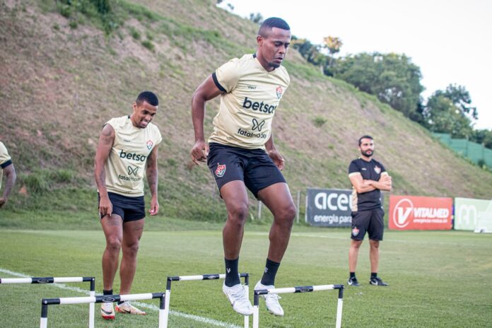 de-olho-no-juventude,-vitoria-realiza-segundo-treino-no-barradao