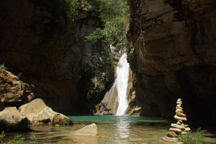 menino-de-7-anos-morre-afogado-em-cachoeira-no-entorno-do-df
