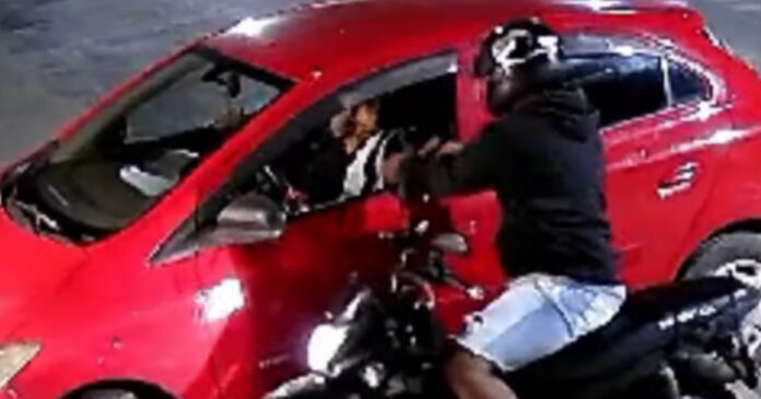 video:-homem-tenta-atirar-em-motorista-de-aplicativo,-mas-arma-falha-em-eunapolis