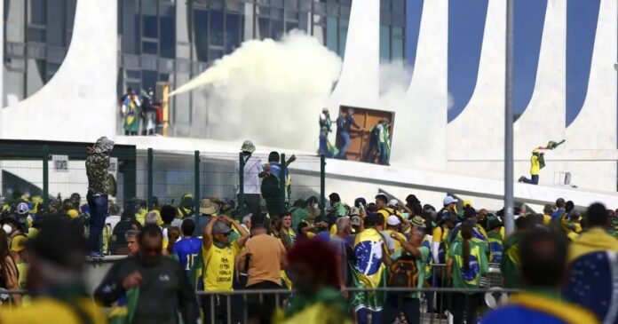 mais-14-reus-sao-condenados-pelo-stf-por-envolvimento-nos-atos-golpistas-de-8-de-janeiro