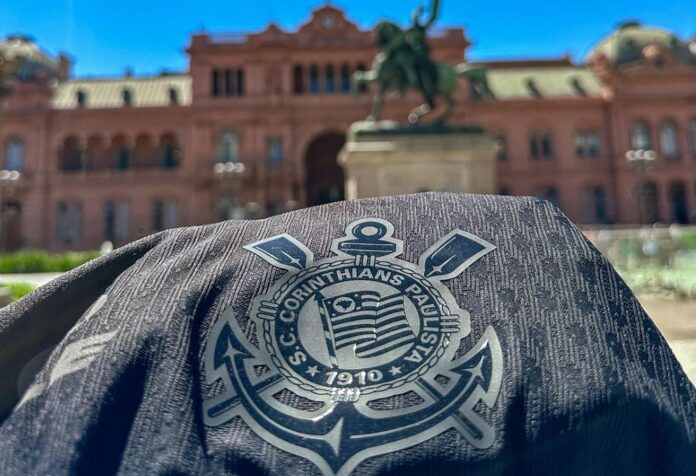corinthians-desembarca-na-argentina-com-antecedencia-devido-a-greves-locais