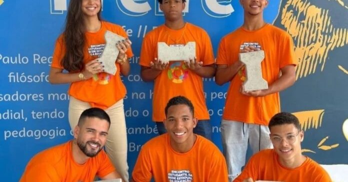 estudantes-baianos-criam-biocimento-sustentavel-com-papel-descartado-e-fibra-de-coco