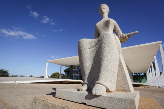alunos-de-direito-denunciam-empresa-que-vendeu-visita-ao-stf-e-“sumiu”