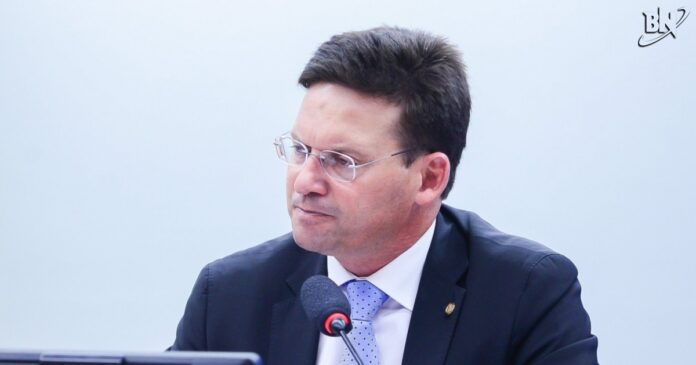 joao-roma-admite-conversar-com-acm-neto-sobre-eleicoes-de-2026