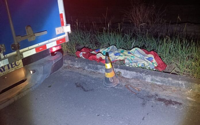 andarilho-morre-atropelado-na-br-101-em-teixeira-de-freitas-e-motorista-foge