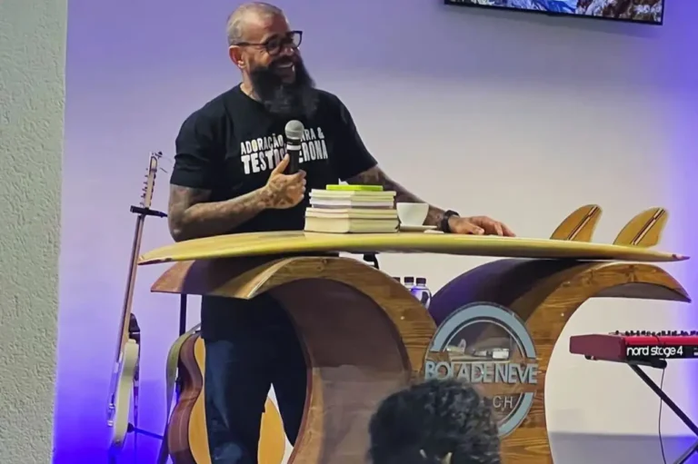 anderson-silva-prega-na-bola-de-neve-e-confirma-alinhamento-com-apostolo-rina