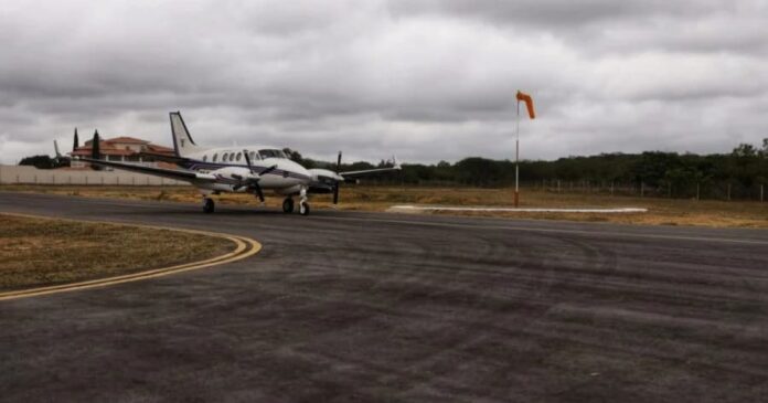 na-chapada-diamantina,-jeronimo-rodrigues-autoriza-obras-de-rodovia-e-aerodromo-de-piritiba