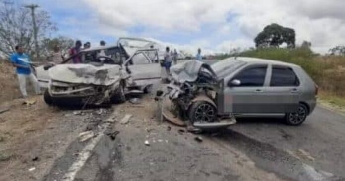 acidente-deixa-um-morto-e-cinco-feridos-em-planaltino