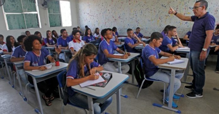 deputado-propoe-exposicao-de-nota-do-ideb-em-estruturas-dos-colegios-da-rede-estadual-de-ensino