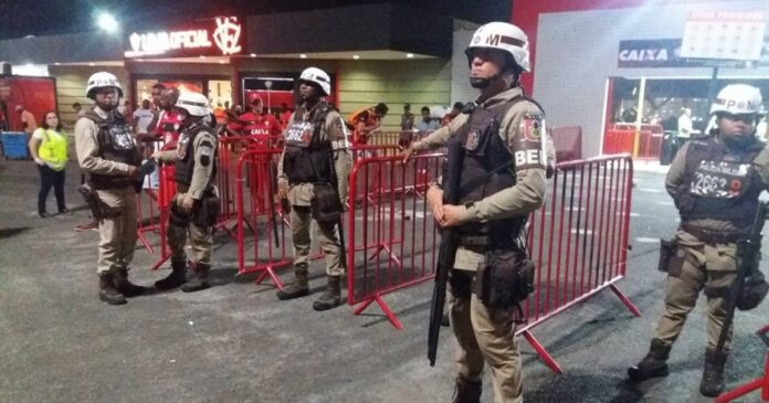 torcedores-sao-afastados-dos-estadios-apos-agressao-a-membros-de-torcida-rival-em-salvador