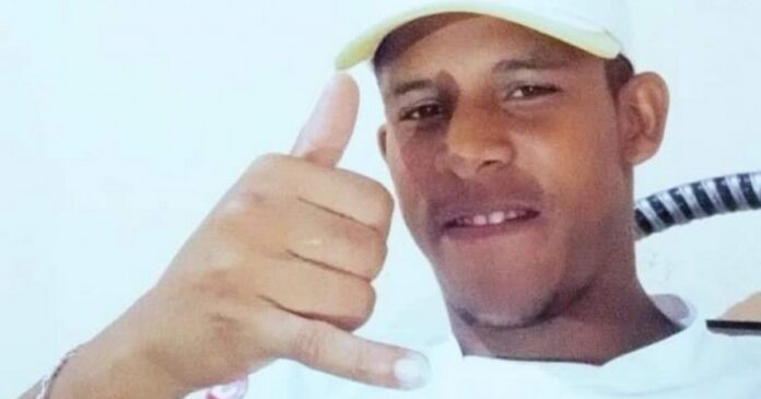 jovem-e-morto-a-tiros-dentro-de-casa-em-jequie;-crime-ocorreu-na-presenca-de-familiares