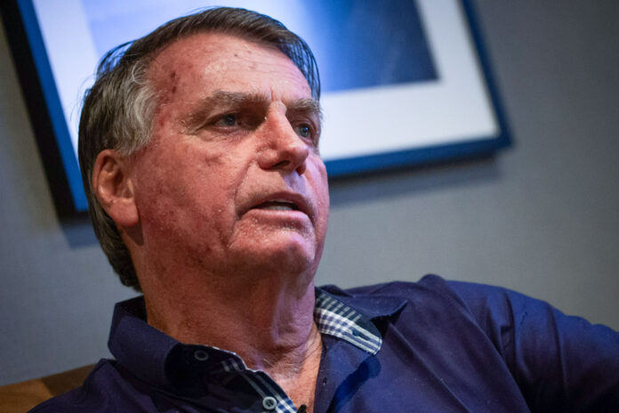 “sao-duas-vagas-e-tres-nomes-fortes”,-diz-bolsonaro-sobre-senado-no-df