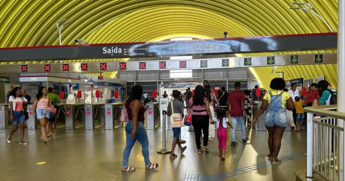 volume-de-servicos-na-bahia-caiu-2,7%-em-setembro-e-aumentou-1,4%-no-trimestre