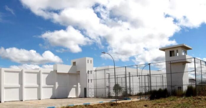 gestante-e-presa-ao-tentar-levar-droga-para-detento-de-presidio-na-bahia
