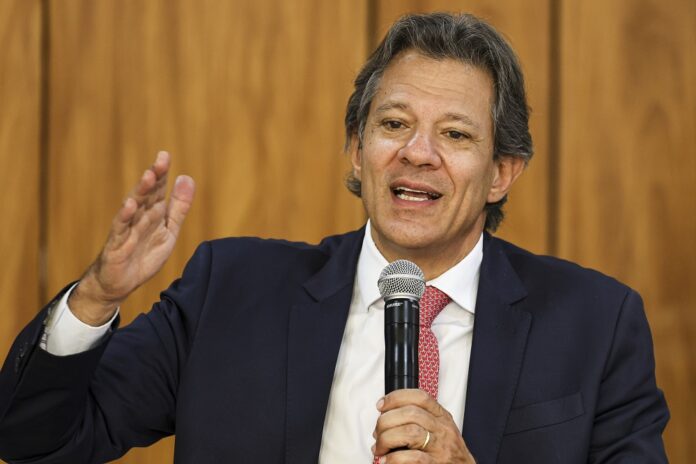 governo-lula-adia-anuncio-de-pacote-de-contencao-de-gastos-apos-explosoes-em-brasilia