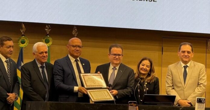 desembargador-federal-baiano,-cesar-jatahy-recebe-titulo-de-cidadao-do-piaui