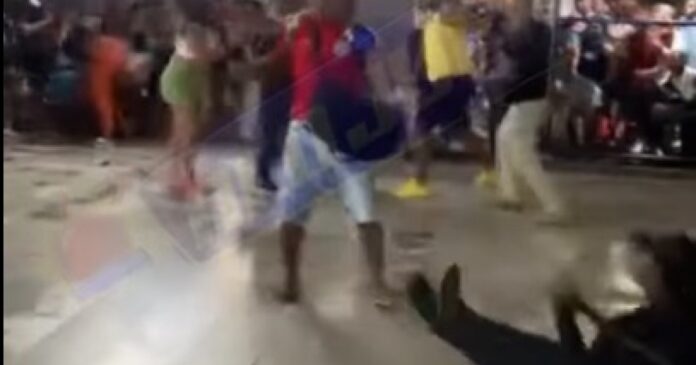 video:-confusao-generalizada-marca-a-noite-de-quinta-feira-no-ferry-boat