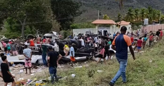 colisao-entre-carreta,-carro-e-caminhao-deixa-duas-mortes-em-milagres