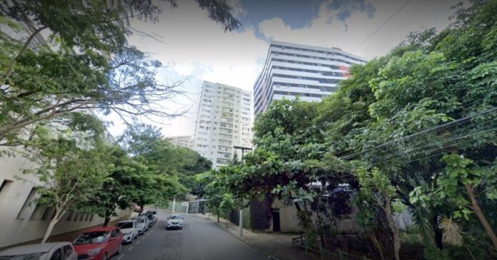 mulher-morre-apos-cair-de-6o-andar-de-predio-de-luxo-no-bairro-do-itaigara,-em-salvador mulher-morre-apos-cair-de-6o-andar-de-predio-de-luxo-no-bairro-do-itaigara,-em-salvador