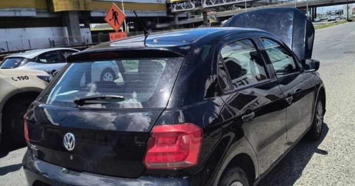veiculo-clonado-e-localizado-pela-pm-com-casal-na-br-324,-em-salvador