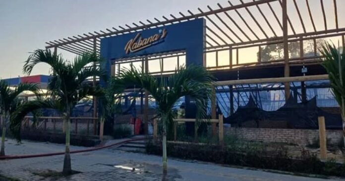 em-chamas:-incendio-destroi-restaurante-em-feira-de-santana