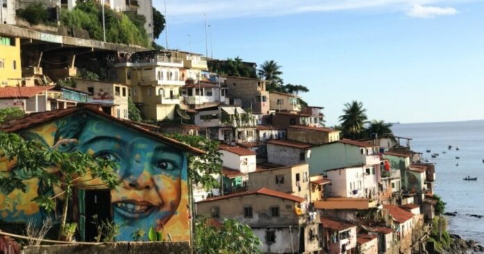 favelas-da-bahia:-salvador-concentra-42%-da-populacao-em-favelas-enquanto-porto-seguro-chega-a-0,6%