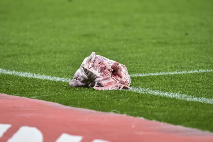 corinthians-e-denunciado-por-cabeca-de-porco-contra-o-palmeiras