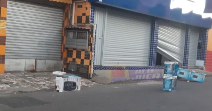lojas-sao-furtadas-na-mata-escura-e-em-sao-cristovao,-em-salvador