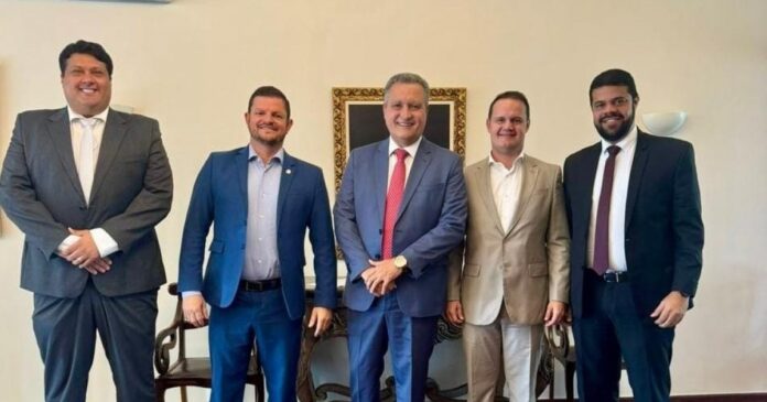 presidente-da-upb-e-prefeitos-baianos-se-reunem-com-rui-para-pedir-agilidade-em-obras