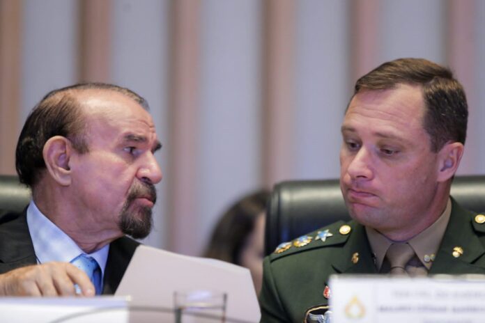 mauro-cid-explode-com-seu-advogado-apos-novo-depoimento-a-moraes