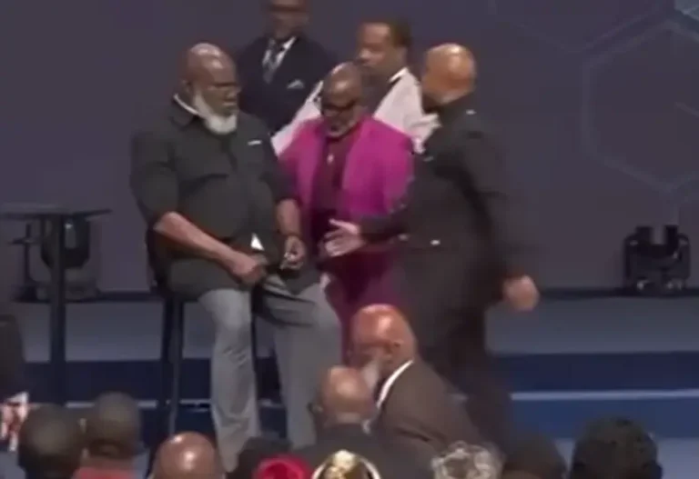 bispo-td-jakes-sofre-mal-subito-durante-culto-nos-estados-unidos