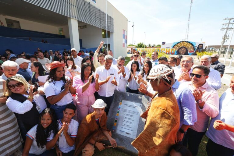 Chorrochó inaugura nova escola de tempo integral
