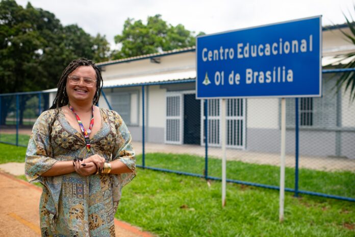 conheca-a-edu,-unica-professora-trans-do-sistema-penitenciario-do-df