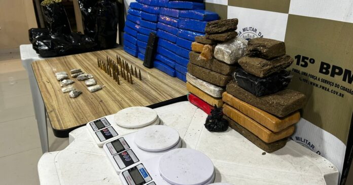 pm-apreende-60-kg-de-maconha-em-operacao-em-bairro-de-itabuna