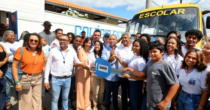 jeronimo-rodrigues-entrega-pavimentacao-da-ba-084-e-obras-de-reforma-de-colegio-em-agua-fria