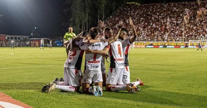perto-da-sul-americana,-vitoria-ainda-tem-chances-de-vaga-na-libertadores;-veja-numeros