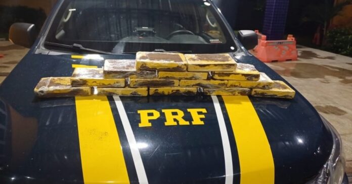 prf-apreende-mais-de-14-kg-de-cocaina-em-onibus-no-piaui