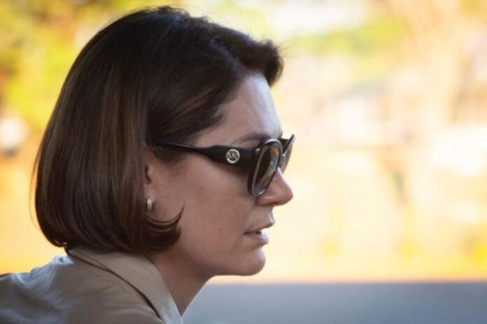 bolsonaro-manda-michelle-representa-lo-no-velorio-da-mae-de-valdemar