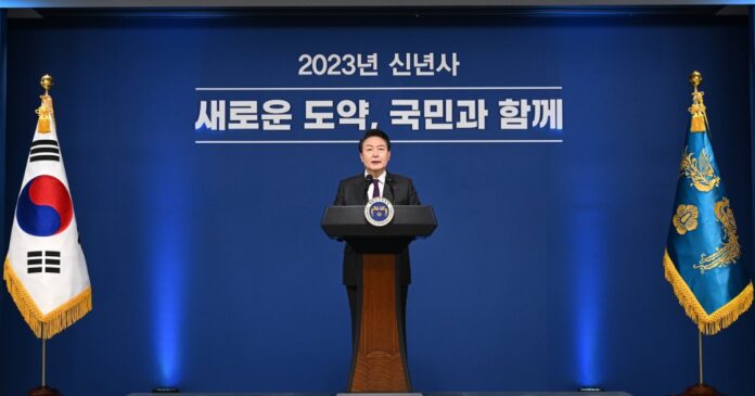 coreia-do-sul-declara-lei-marcial-para-se-proteger-contra-‘ameacas-comunistas-da-coreia-do-norte’