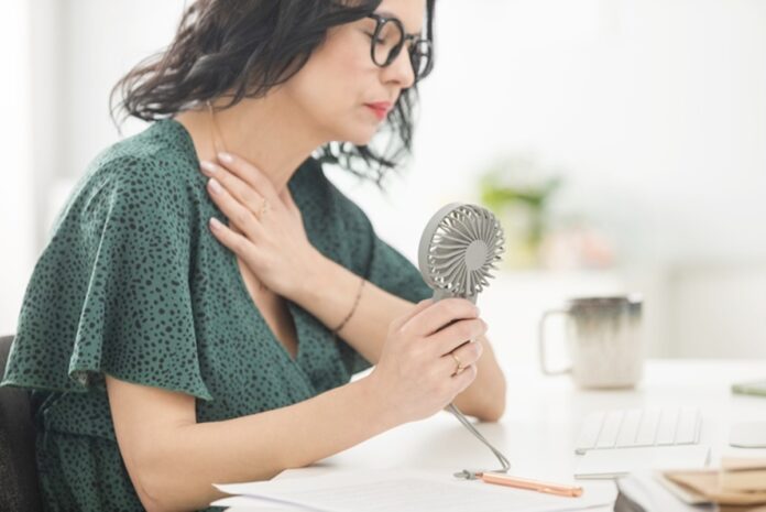 estudo:-“fogachos”-na-menopausa-sinalizam-maior-risco-cardiovascular