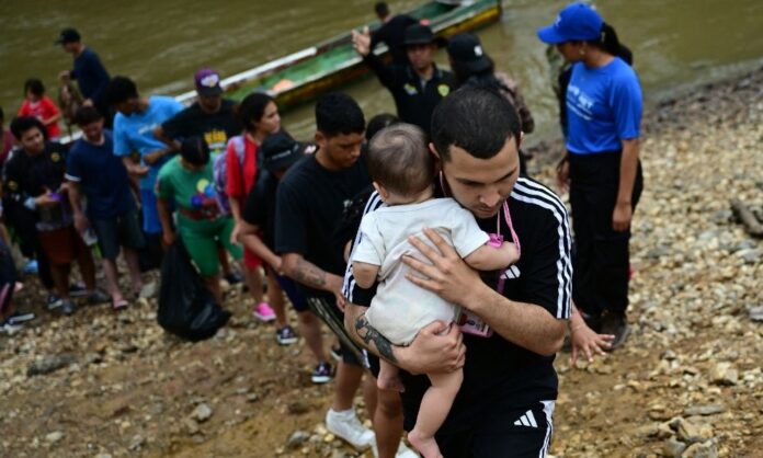 crianca-brasileira-que-cruzou-selva-de-darien-e-repatriada-apos-1-ano-no-panama