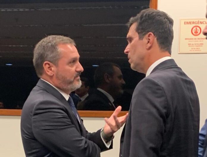 chefe-da-pf-ouve-apelo-de-deputado:-“to-com-receio-de-discursar”
