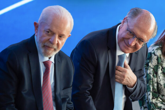 apos-cirurgia-de-lula,-alckmin-assume-agenda-do-petista-em-brasilia
