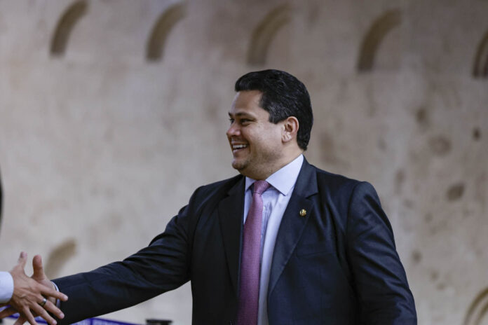 bancada-do-agro-sela-apoio-a-alcolumbre-para-presidencia-do-senado