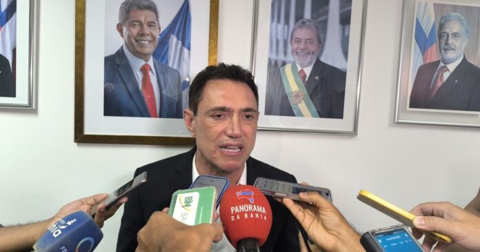 leo-goes-anuncia-orcamento-historico-para-embasa-para-2025-e-confirma-renovacao-em-salvador