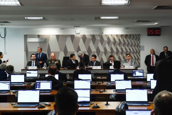 tributaria:-ccj-do-senado-retira-armas-e-municoes-do-imposto-do-pecado